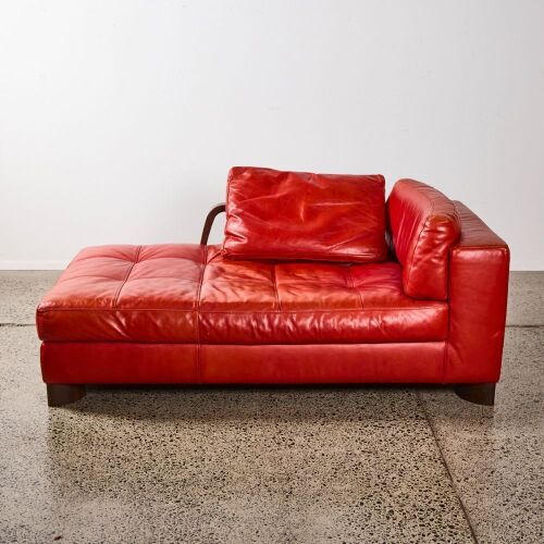 A Natuzzi Leather Day Bed