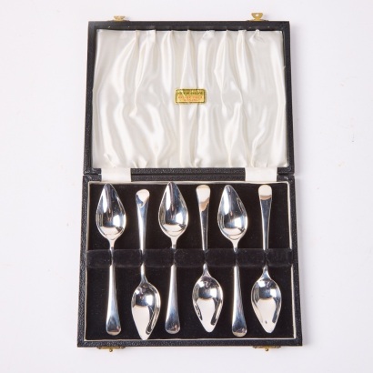 Arthur Price & Co. Ltd. Set of Six Dessert Spoons