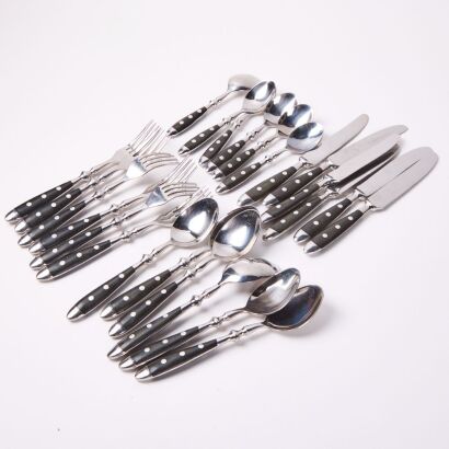 A Twenty Four Piece Cutlery Set
