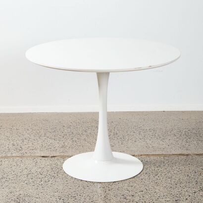 A Contemporary Circular Table