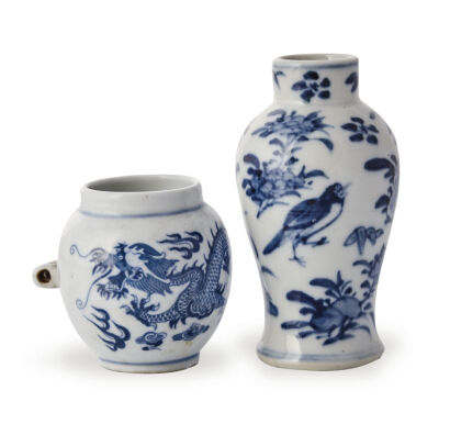 Chinese Late Qing Dynasty Blue and White Small Bottle and Bird Feeder decorated with flower bird, turtle and dragon pattern