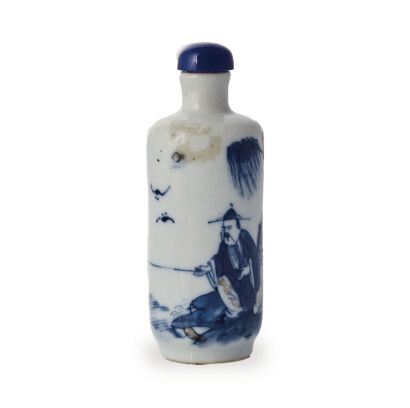 A Chinese Qing Dynasty Underglaze Blue and Copper Red Snuff Bottle (kiln stick)