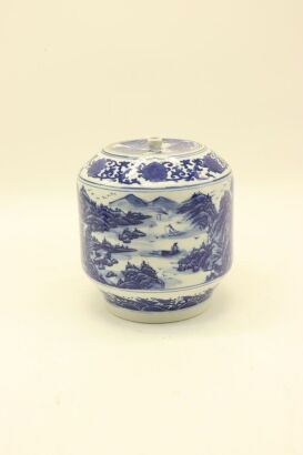 A Chinese Jingdezhen blue and white 'landscape and figural' tea tin