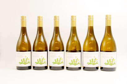 (6) 2015 Pyramid Valley Vineyards Lions Tooth Chardonnay, Canterbury
