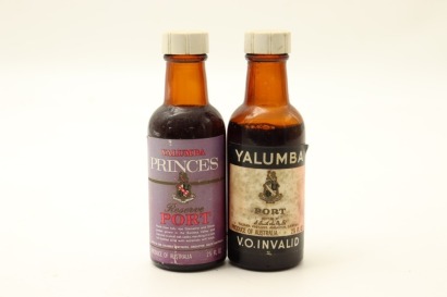 (1) Yalumba Port Miniatures, 2 Bottles Sold as One Lot