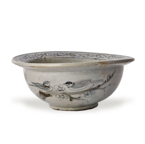 A Chinese Late Yuan/Early Ming Dynasty Yunnan Yuxi Bowl decorated with fortune character (crack on bottom)