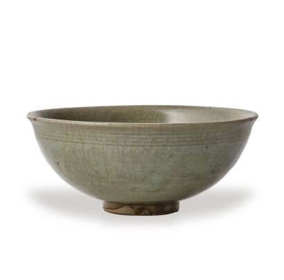 A Chinese Ming Dynasty Longquan Large Bowl (one crack)