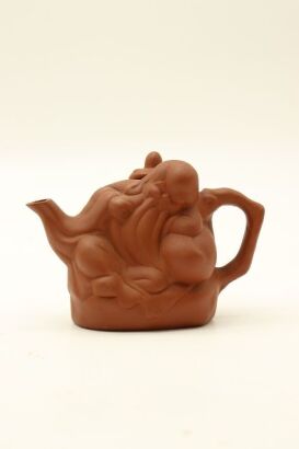 A Chinese 20th century clay pot