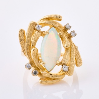 14ct Yellow Gold, Retro Style Opal / .12ct Diamond Cluster Ring