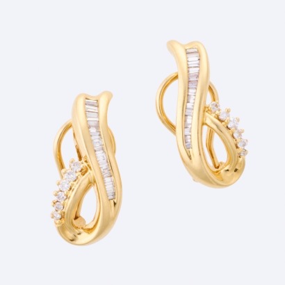 14ct Yellow Gold, Modern, 1.00ct Diamond Swirl Earrings