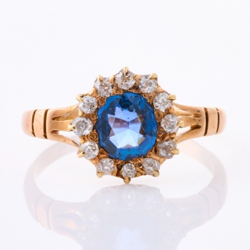 18ct Rose Gold, Vintage, Oval Sapphire / .24ct Diamond Ring