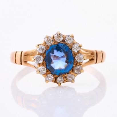 18ct Rose Gold, Vintage, Oval Sapphire / .24ct Diamond Ring