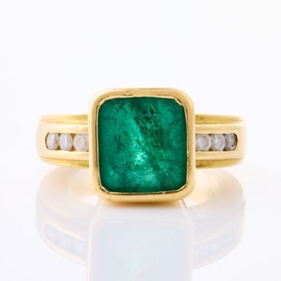 18ct Yellow Gold, 5.91ct Emerald /.27ct Diamond Ring