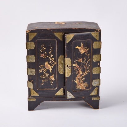 A Chinese Jewellery Box