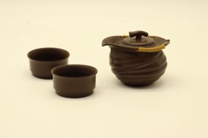 A set of Chinese purple clay tea wares (San xi mark)