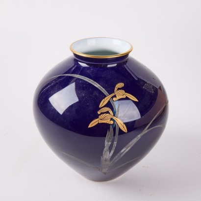 A Contemporary Japanese Ovoid Vase