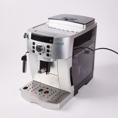A DeLonghi Magnifica S Automatic Coffee Machine