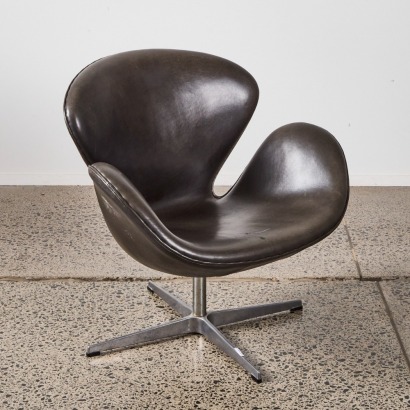 An Arne Jacobsen Swan Style Chair in Leather