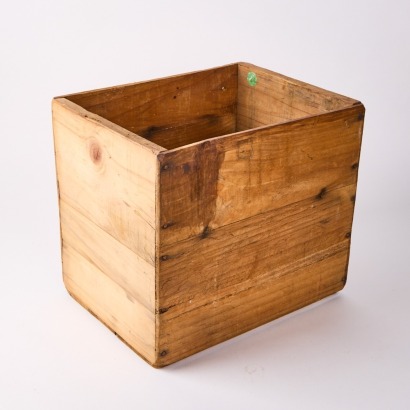 A Vintage Wood Neson Apple Box