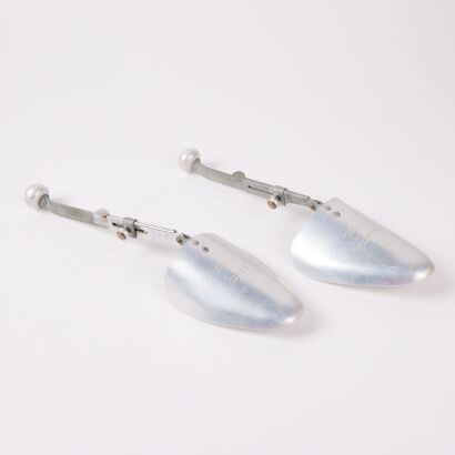 A Pair Of De Luxe Vic-Tree Shoe Strechers