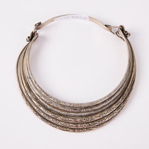 A Silver Alloy Neckpiece