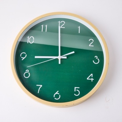 A Minimal Wall Clock