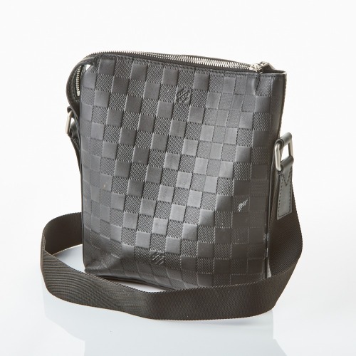 Louis Vuitton, Damier Inifini Discovery Messenger BB Bag