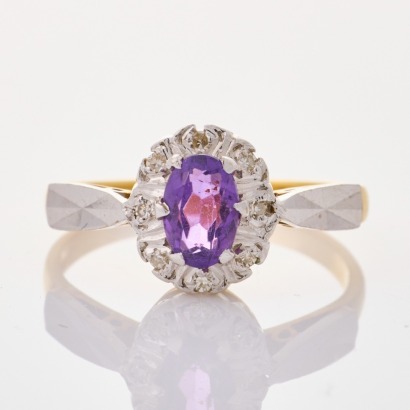 18ct Yellow / White Gold, Vintage, .40ct Amethyst / .03ct Diamond Ring