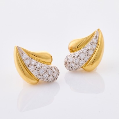 18ct Yellow / White Gold, Modern .25ct Diamond Set Earrings