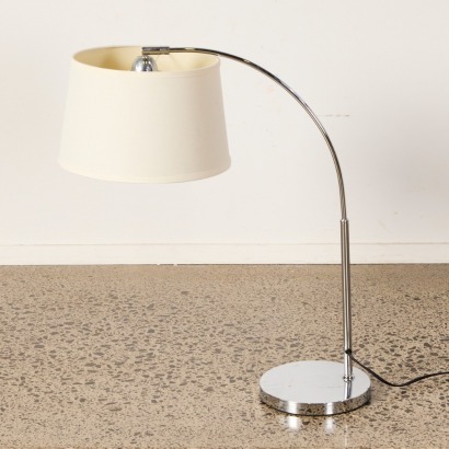 A Contemporary Tamp Lamp