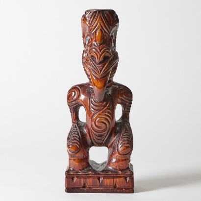 A Contemporary Whakairo Pou