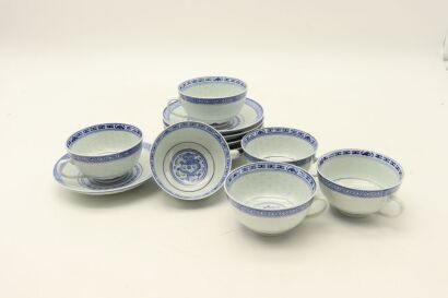 Six sets of Jingdezhen exquisite blue and white dragon tea cups and saucers