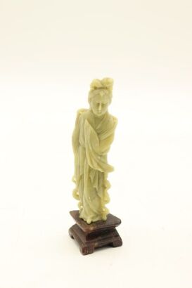 A Chinese Shoushan stone lady figural ornament