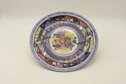 A Chinese blue and white birds ad flowers dish