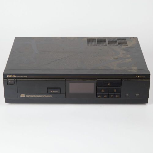 A Nakamichi Oms-5LI Compact Disc Player