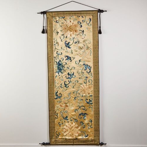 A Chinese Qing dynasty embroidery flower Piece