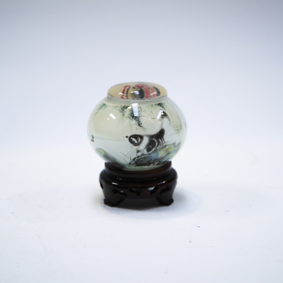 A Chinese 20th-century inside-painted 'cat' glass pot