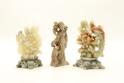 Three Shoushan stone figures and flower ornaments