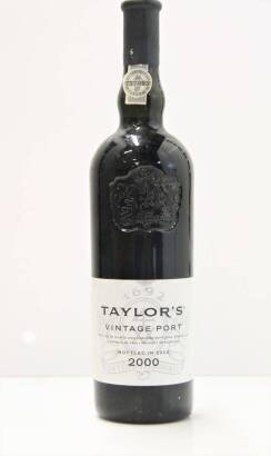 (1) 2000 Taylor's Vintage Port, Oporto