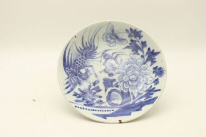 A Chinese Qing-Dynasty Blue and White 'Dragon and Phoenix' Dish