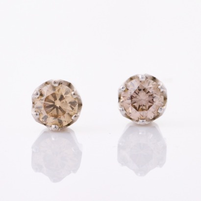 18ct White Gold, 1.09cts Champagne Colour Diamond Stud Earrings