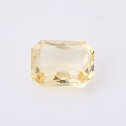 A Loose 9.30ct, Rectangular Cut Light Yellow Citrine