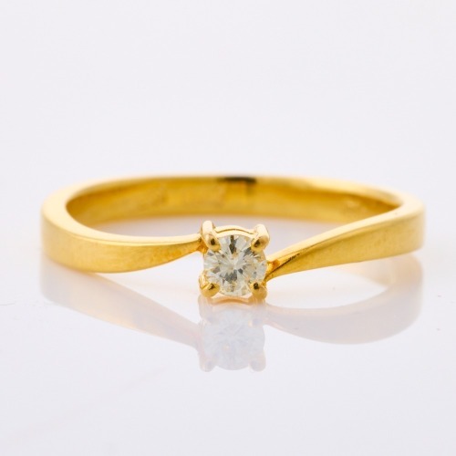 18ct Yellow Gold, 10ct Diamond Solitaire Ring