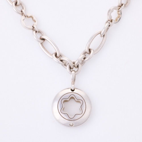 Montblanc star signet necklace hotsell