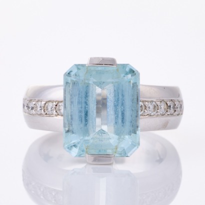 H Stern, 18ct White Gold, 5.71ct Aquamarine / .31ct Diamond Ring, circa 2014