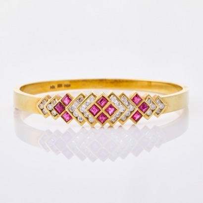 14ct Yellow Gold, Hinged, Ruby /.90ct Diamond Bangle