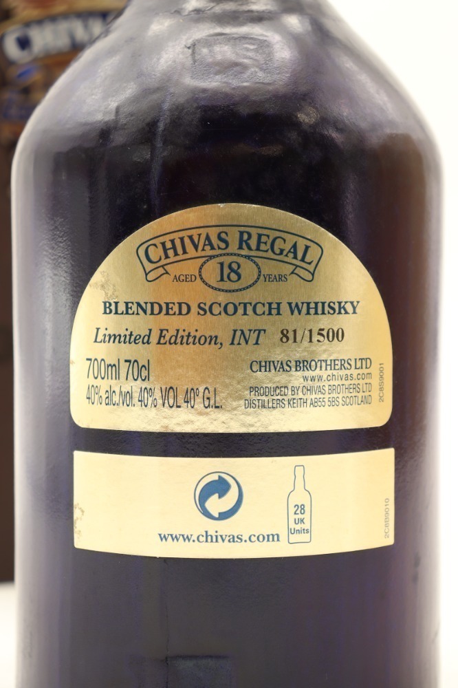 希少 CHIVAS REGAL 18 ALEXANDER McQUEEN Chivas Regal Alexander McQueen 18 Year Old Blended Scotch