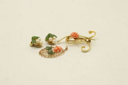 A Group of Three Gold Plated Jewellery Pieces
