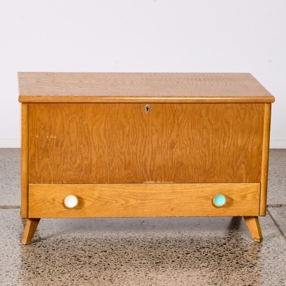 An Art Deco Oak Blanket/Storage Box