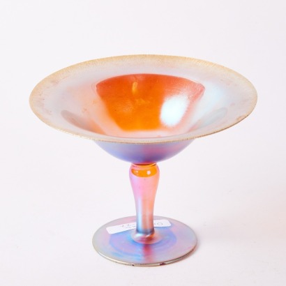 A 1930s Irredescent Glass Centre Piece